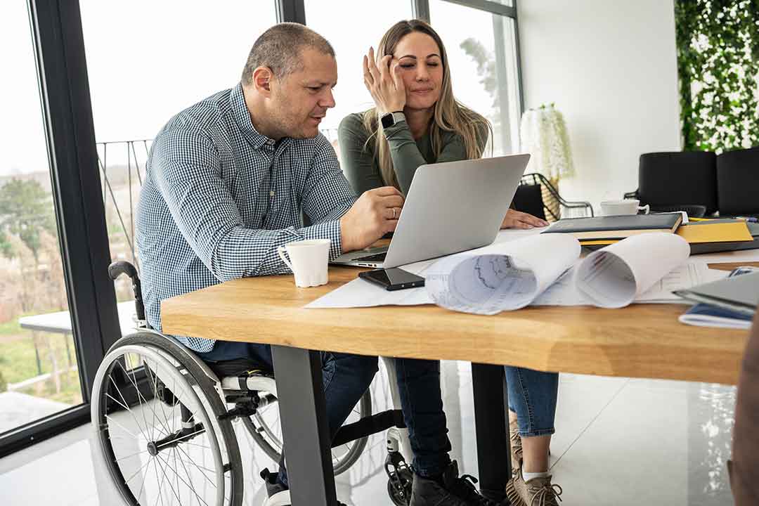 rollx vans customer at 6591 highway 13 w, savage, mn 55378